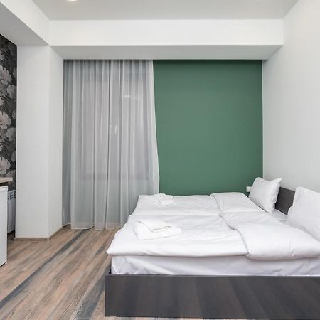 Hotel Armeni Yerevan Exterior photo